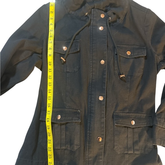 City Chic Black Utility Jacket with Classic Workwear Design - Picture 6 of 11